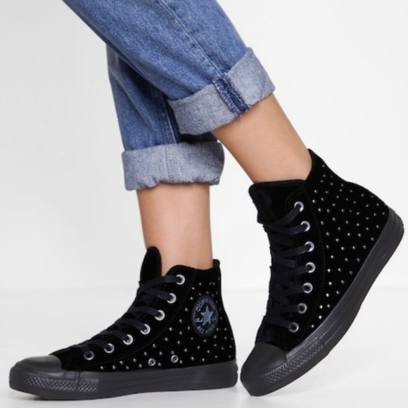 Converse Velvet Stud High Top Sneakers Sz 7 - Picture 1 of 2
